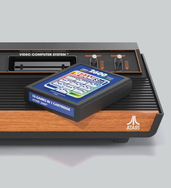 13136749_1_f Konsola ATARI 2600+