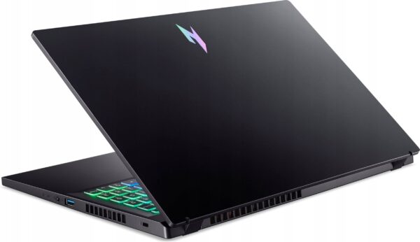 Laptop Acer Nitro V 15 ANV15-A31 Ryzen 7 170 / 16 GB / 1 TB / RTX 5060 / 180 Hz (NH.U3REP.00B)