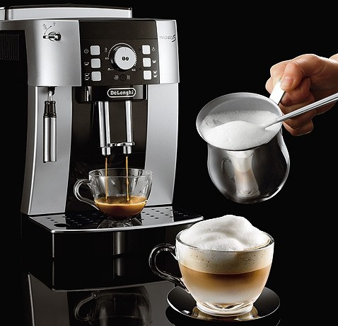 699034_2_f Ekspres ciśnieniowy DeLonghi Magnifica ECAM 21.117 SB